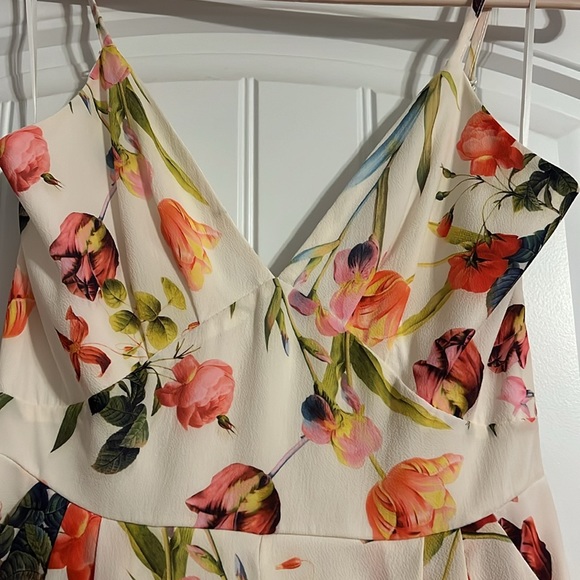 Floral Romper - Picture 2 of 5